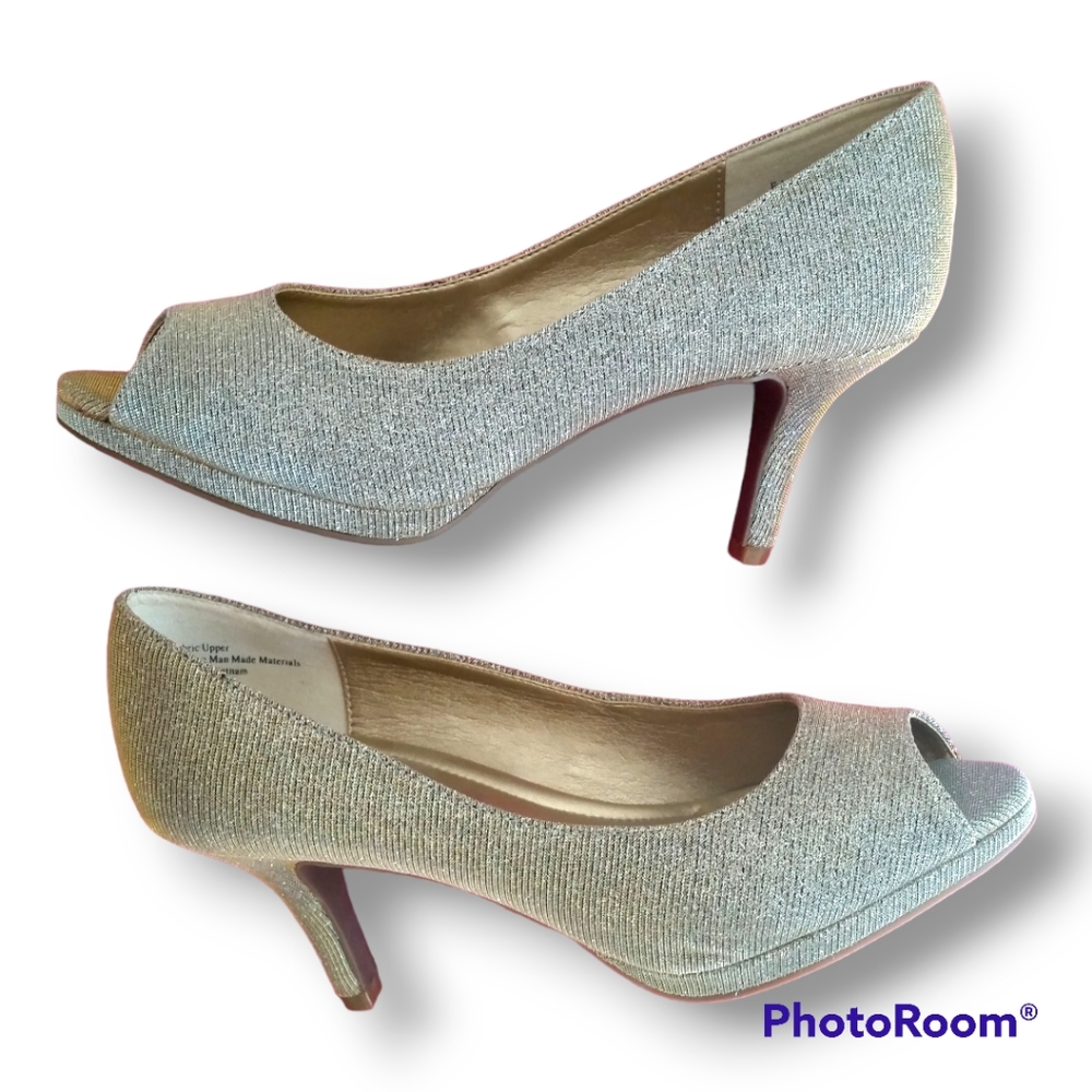 Kelly & Katie platform open toe pumps. Size 8.5